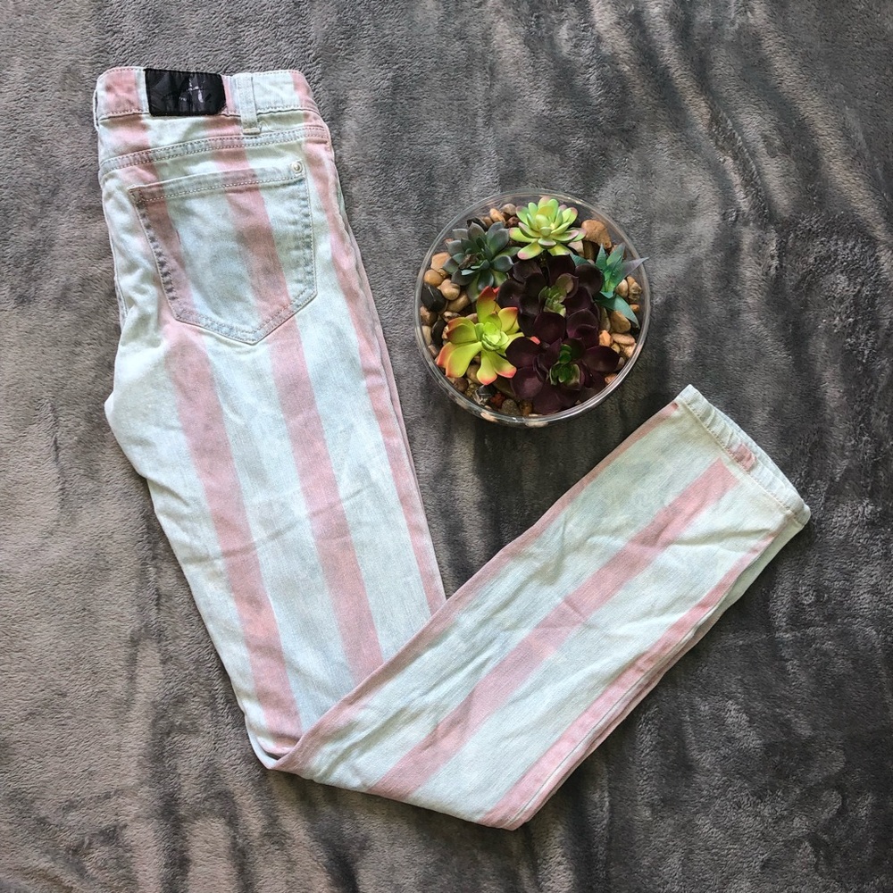 Faded red stripe Authentic Icon Skinny’s size 25